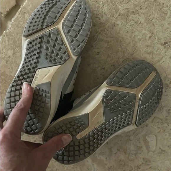 Nike Sonic Fly Black and White Athletic Shoes - Picture 5 of 5